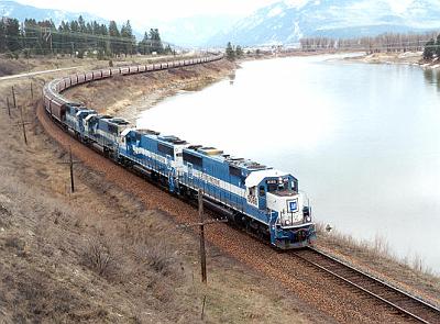 Oakway 9066 at Plains, MT on 17 March 2001.jpg